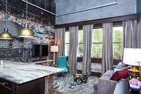 80 LEX 202 Iconic Location Park Free Off Street