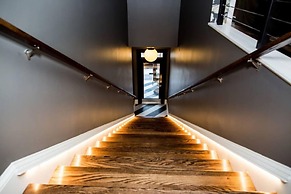 80 LEX 202 Iconic Location Park Free Off Street