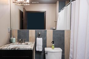 80 LEX 202 Iconic Location Park Free Off Street