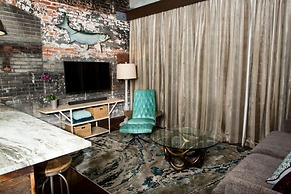 80 LEX 202 Iconic Location Park Free Off Street