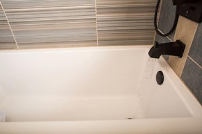 80 LEX 202 Iconic Location Park Free Off Street