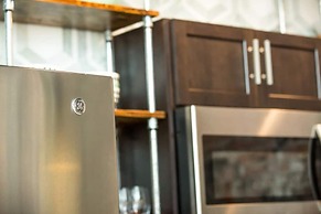 80 LEX 202 Iconic Location Park Free Off Street