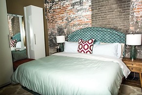 80 LEX 202 Iconic Location Park Free Off Street