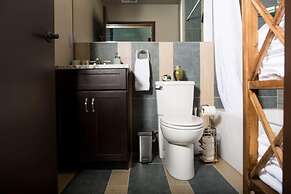 80 LEX 202 Iconic Location Park Free Off Street