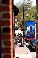 80 LEX 202 Iconic Location Park Free Off Street