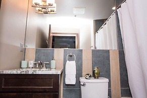 80 LEX 202 Iconic Location Park Free Off Street