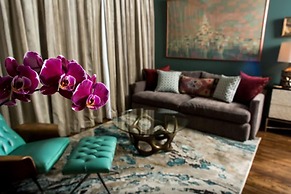 80 LEX 202 Iconic Location Park Free Off Street