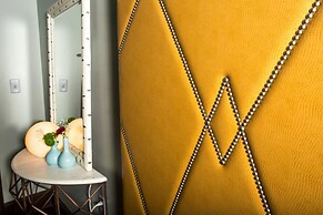 80 LEX 202 Iconic Location Park Free Off Street