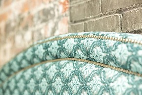 80 LEX 202 Iconic Location Park Free Off Street