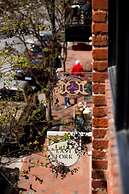 80 LEX 202 Iconic Location Park Free Off Street