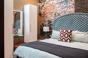 80 LEX 202 Iconic Location Park Free Off Street