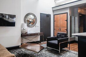 80 LEX 204 Industrial Chic Free Parking