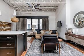 80 LEX 204 Industrial Chic Free Parking