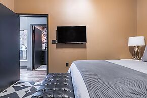 80 LEX 204 Industrial Chic Free Parking