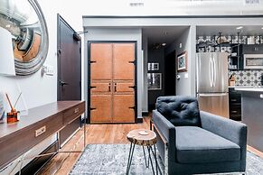 80 LEX 204 Industrial Chic Free Parking