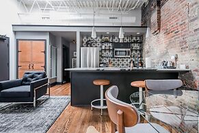 80 LEX 204 Industrial Chic Free Parking