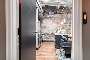 80 LEX 204 Industrial Chic Free Parking