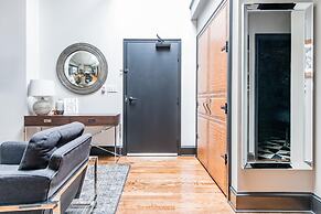 80 LEX 204 Industrial Chic Free Parking