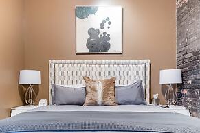 80 LEX 204 Industrial Chic Free Parking