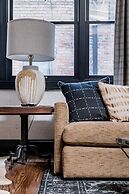 80 LEX 204 Industrial Chic Free Parking