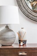 80 LEX 204 Industrial Chic Free Parking