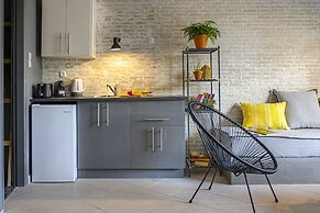 Boutique Studios & Apartments-by Avelink