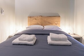 Boutique Studios & Apartments-by Avelink