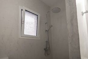 Boutique Studios & Apartments-by Avelink