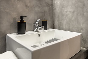 Boutique Studios & Apartments-by Avelink