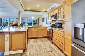 Land's End 8-301 Beach Front