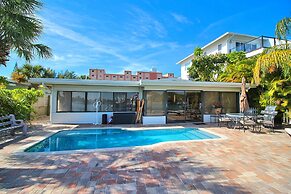 Manatee Home - Water Front Pool Home