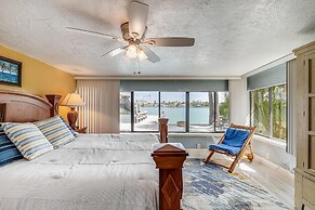 Manatee Home - Water Front Pool Home