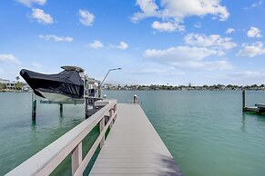 Manatee Home - Water Front Pool Home