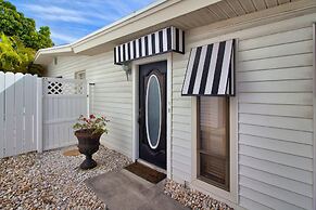 Manatee Home - Water Front Pool Home