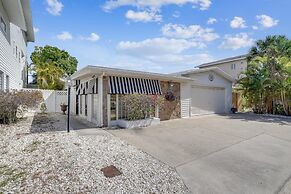 Manatee Home - Water Front Pool Home
