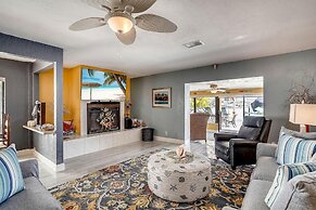 Manatee Home - Water Front Pool Home