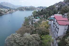 Hibiscus LakeView Hotel