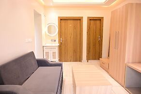 Hibiscus LakeView Hotel