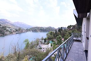 Hibiscus LakeView Hotel