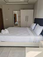 Hibiscus LakeView Hotel