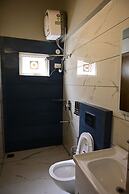 Hibiscus LakeView Hotel