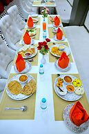 Hibiscus LakeView Hotel