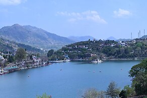 Hibiscus LakeView Hotel