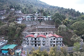 Hibiscus LakeView Hotel