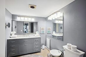 Land's End 1-306 Bay Front- Premier