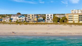 Twin Tiki Units 1 and 2 - Downstairs