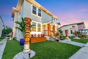 Twin Tiki Units 1 and 2 - Downstairs