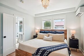 Twin Tiki - Full Property - 4 Bedroom