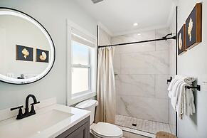 Twin Tiki - Full Property - 4 Bedroom