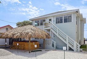 Twin Tiki - Full Property - 4 Bedroom